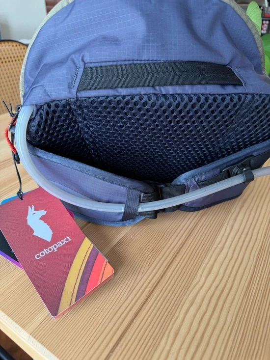 Cotopaxi Lagos 5 L Hydration Hip Pack - 68 oz. Reservoir, Graphite - Picture 5 of 7